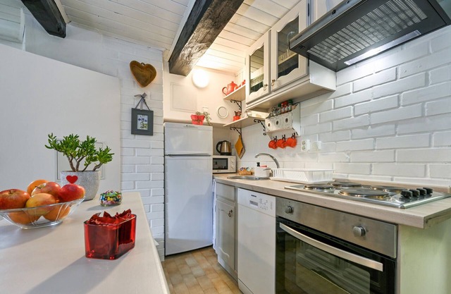 Look forward to this well-located vacation home with activities for the whole family.