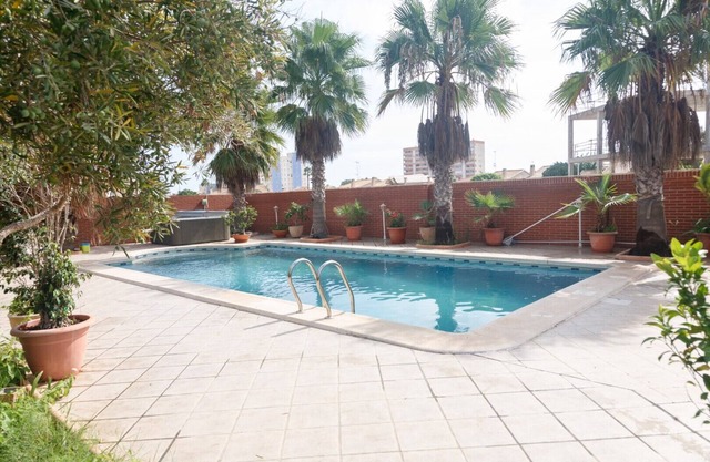 LOS VICENTES - Beautiful villa with a private pool 500 meters from the beach - Free Wifi