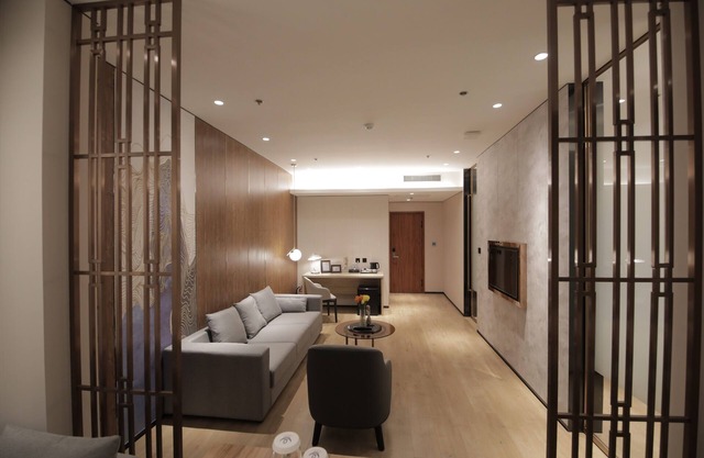 LOTUS BLU HOTEL NAGA