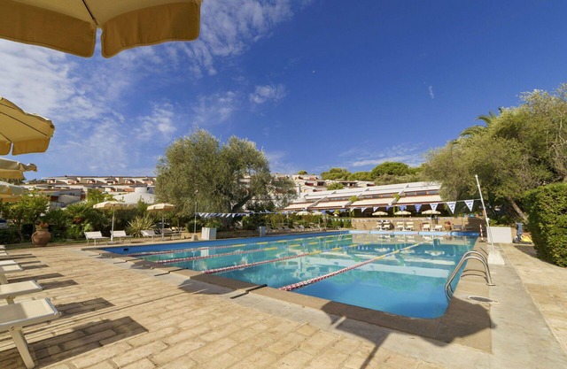 Lovely apartment in villa for 4 guests with pool, A/C, WIFI, TV, terrace and pets allowed