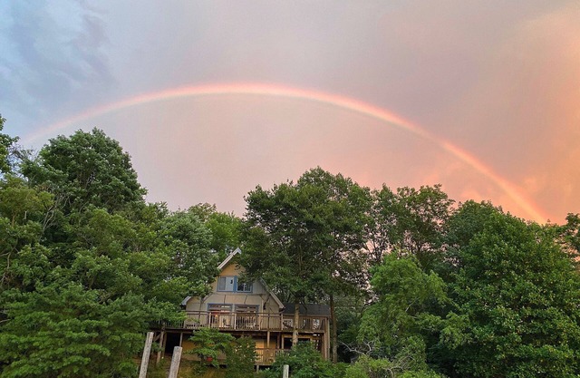 Love Sunsets? Glory in a natural, cozy, rustic setting