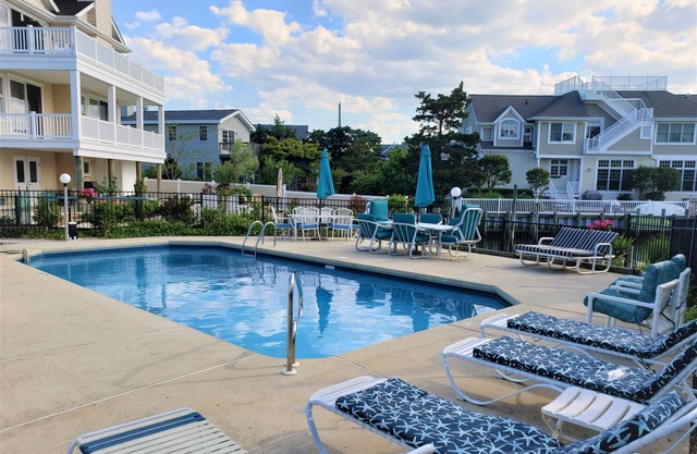 Loveladies Long Beach Island Lagoon Front 6/7 Bedroom with Pool