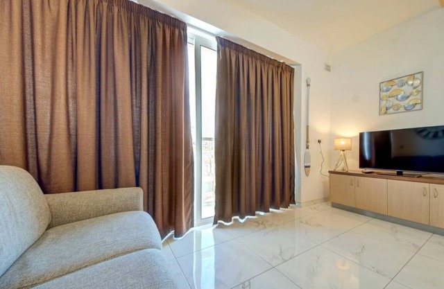 Lovely 1BR Apt close to University and Valletta