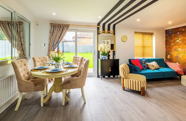 Lovely 2 bed with large garden, close to MK Central Rail station & City Centre