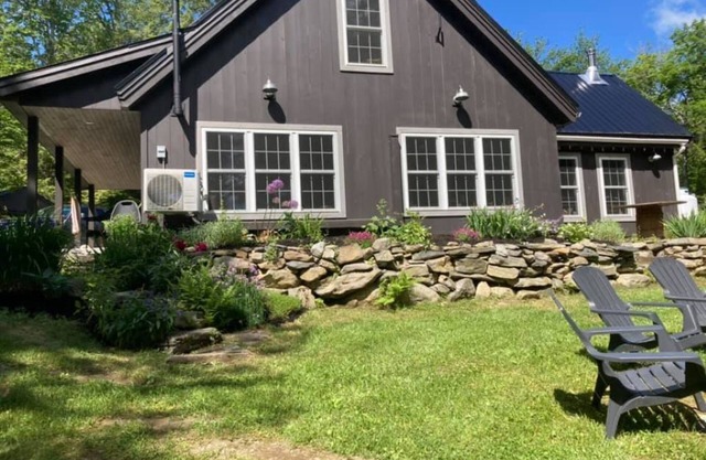 Lovely 3-bedroom cottage on Piper Pond with AC in Abbot