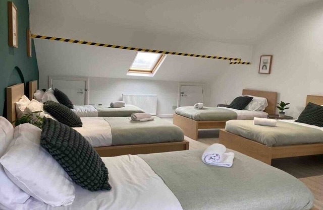 Lovely 3-bedroom townhome in Liverpool