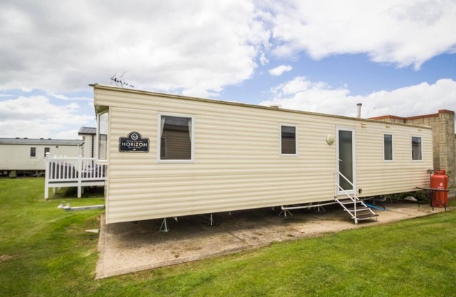 Berth Caravan At Naze Marine Essex Ref 