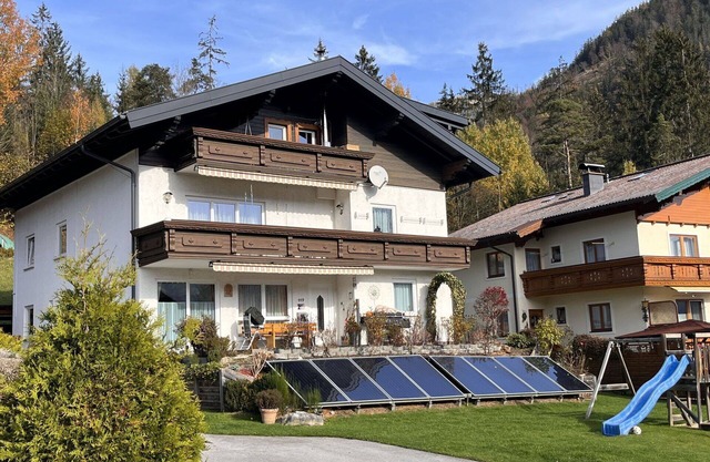 Lovely apartment for 10 guests with WIFI, TV, patio and pets allowed
