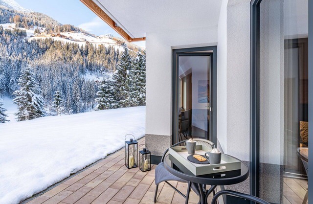 Lovely apartment for 14 people with WIFI, TV and terrace