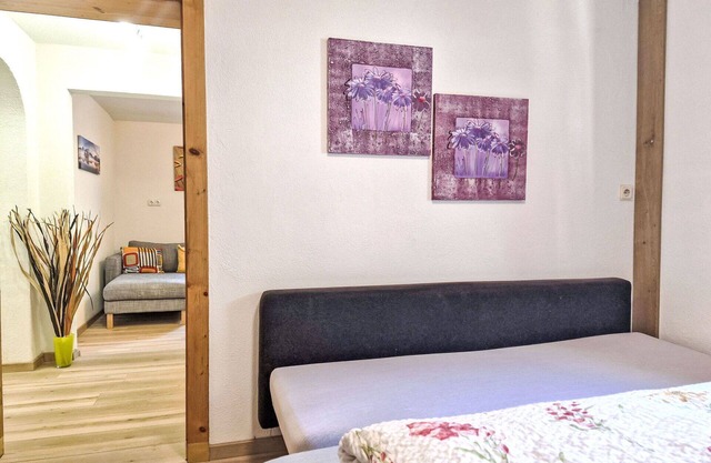 Lovely apartment for 4 guests with WIFI, TV, patio and pets allowed