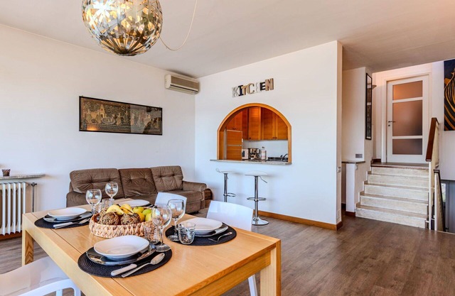 Lovely apartment for 4 guests with WIFI, A/C, TV and terrace