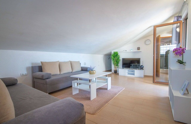 Lovely apartment for 4 people with WIFI, A/C, TV and terrace