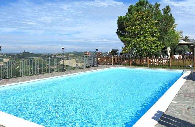 Lovely apartment for 5 people with pool, A/C, WIFI, TV, terrace, pets allowed and panoramic view