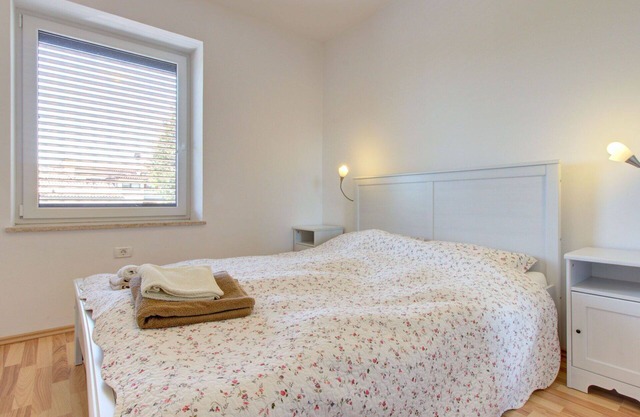 Lovely apartment for 6 people with WIFI, A/C, pool, balcony, pets allowed and panoramic view