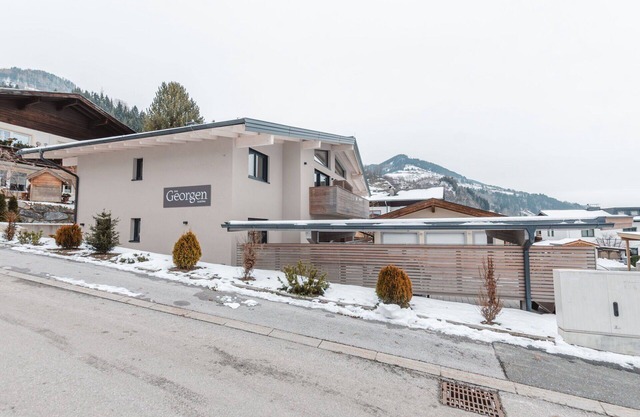 Lovely apartment for 8 people with WIFI, TV, terrace and pets allowed