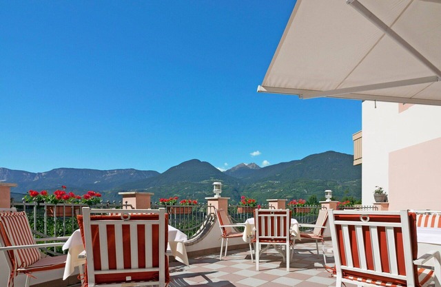 Lovely apartment for 3 people with hot tub, pool, A/C, WIFI, TV, balcony and pets allowed