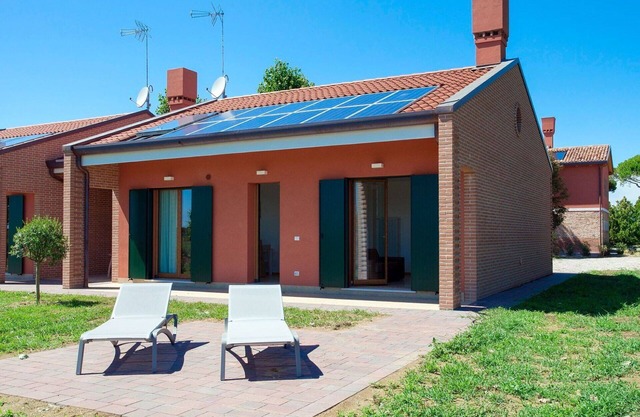 Lovely apartment for 8 guests with WIFI, A/C, TV and patio