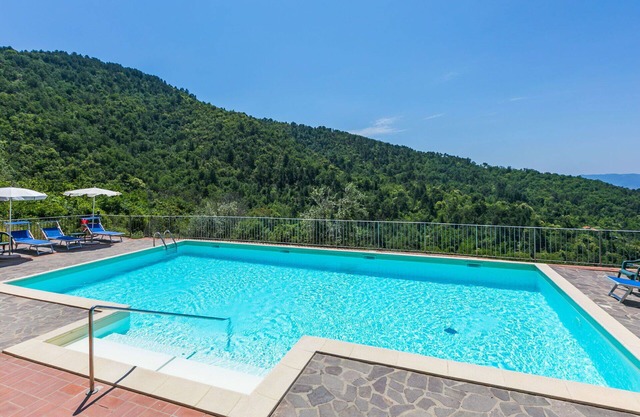 Lovely apartment for 7 guests with pool, WIFI, TV and panoramic view