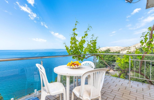 Lovely apartment in Stara Baska