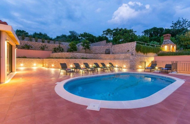 Lovely apartment in Molunat