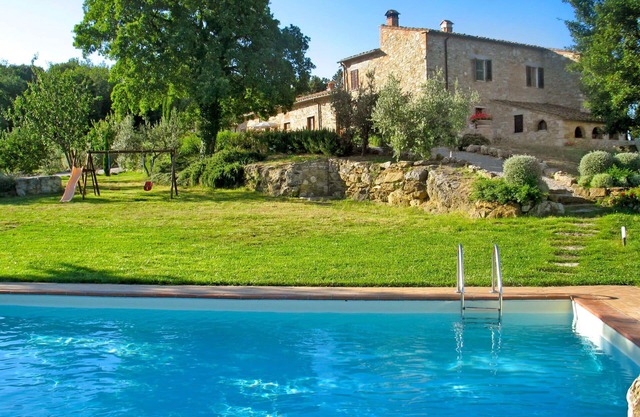 Lovely apartment in villa with A/C, pool, WIFI, TV, terrace, panoramic view, close to San Gimignano