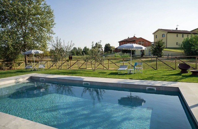Lovely apartment in villa for 4 people with WIFI, pool, A/C and TV