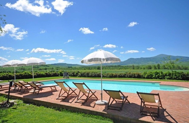 Lovely apartment for 4 people with WIFI, pool, TV and panoramic view, close to Montepulciano