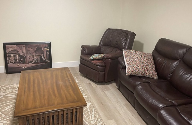 Lovely Basement Apartment with separate entrance