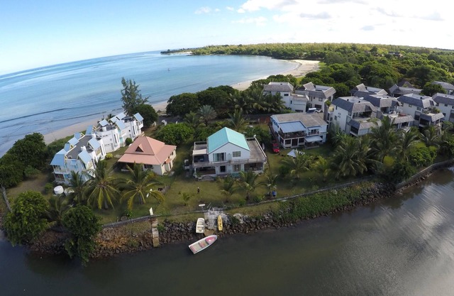 Lovely beach house in a very peaceful and upmarket area, we even throw in a car.