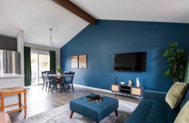 Lovely Denver Retreat W/ Cozy Fire Pit & Games!