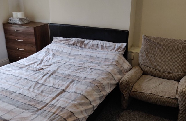 Lovely Double Room Near Erdington Railway Station