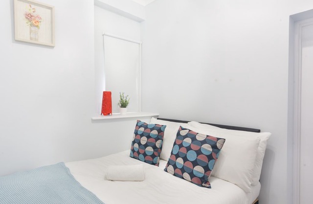 LOVELY ENTIRE FLAT - EUROSTAR - KINGS CROSS