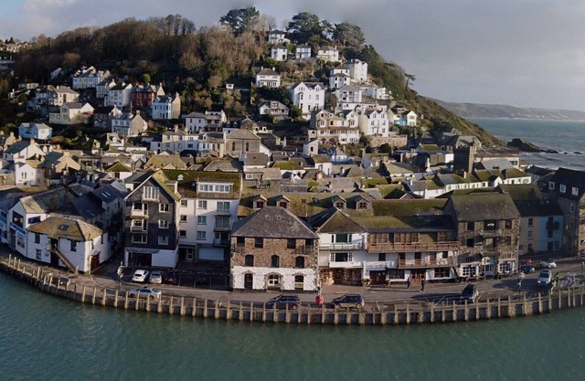 Lovely Flat In West Looe With Spectacular Sea & Harbour Views - Non Smokers Only