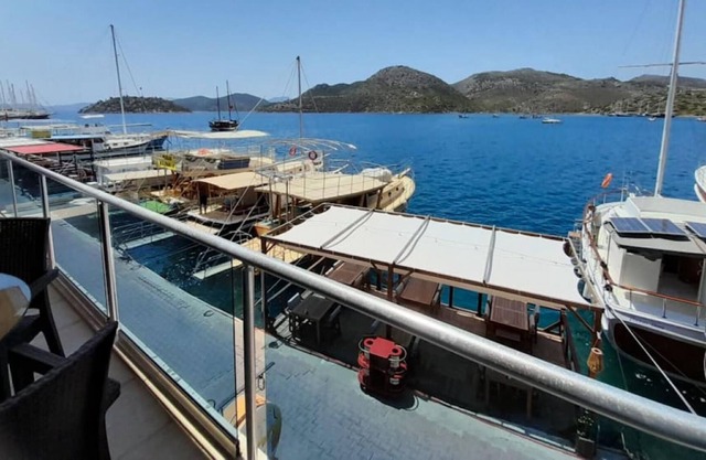 Lovely Flat with Sea View near Beach in Bozburun