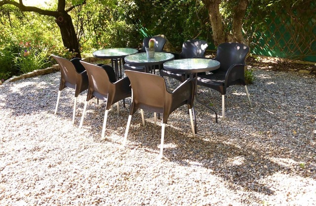 Lovely Garden villa apartment, 12 min walk to Cannes center