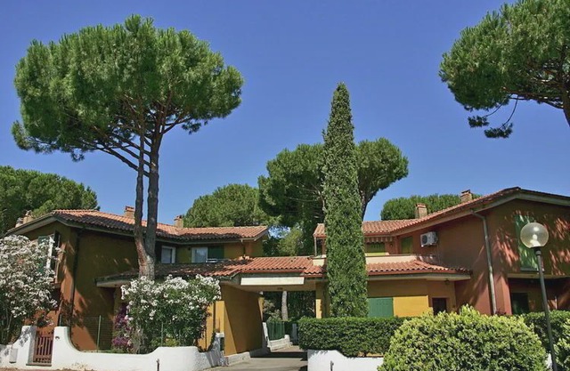 Lovely Holiday Home in Giannella nera Sea