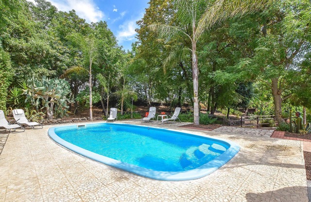 Lovely home in Santa Venerina with WiFi