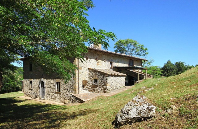 Lovely apartment in villa for 2 guests with WIFI, pool and patio