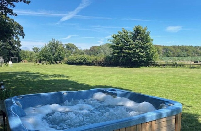 Lovely Lodge in private grounds with enviable view