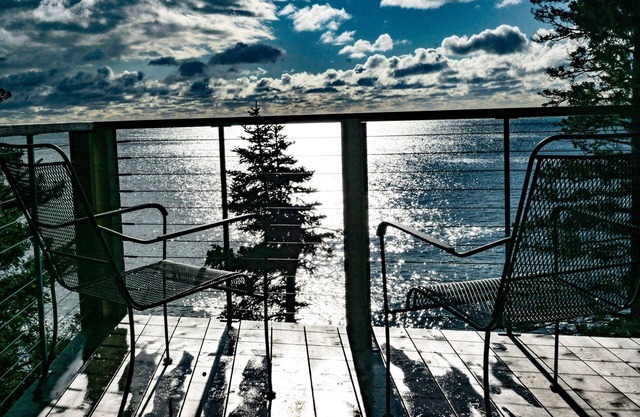 Lovely oceanfront house with stunning sea views