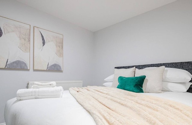 Lovely One Bed Town Centre Studio