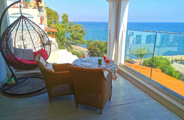 Lovely Seafront Place on 1st line with Sea&Mountain view in Green Peaceful GalatexComplex