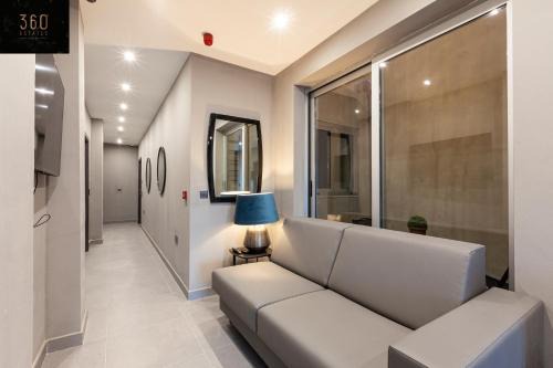 Lovely vacation, Private entrance Home with WIFI by 360 Estates