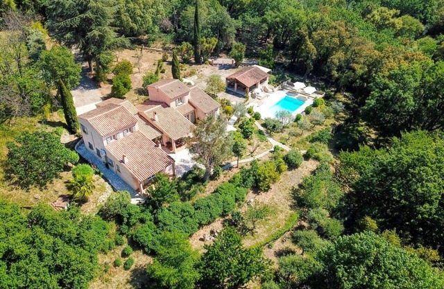 Lovely Villa in the Gulf of Saint-tropez at only 20 minutes from the beaches
