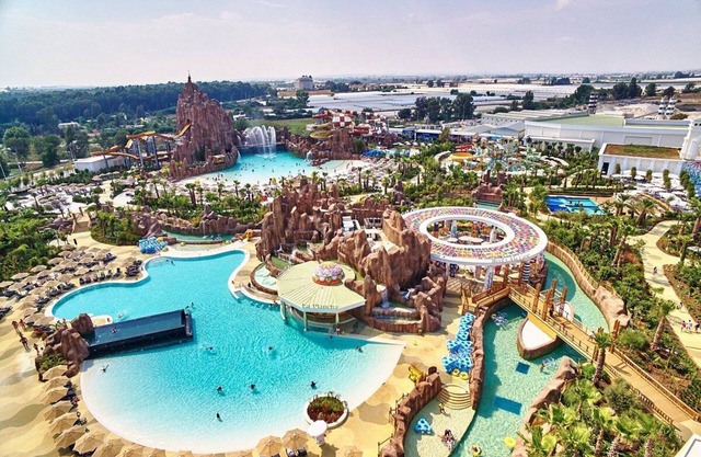 Lovely Villas opposite The Land of Legends, near the beach & Golf Courses.