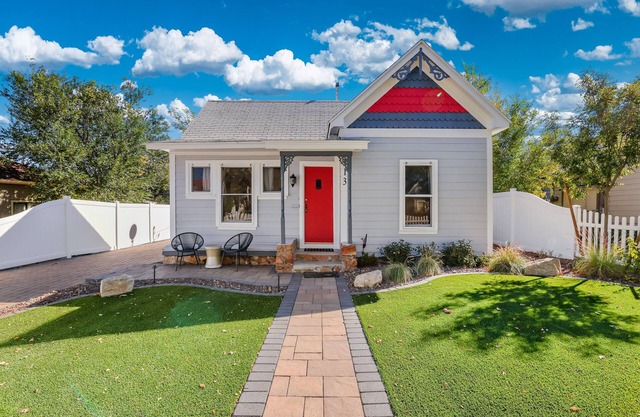 Lovingly Restored Cottage in Downtown Prescott Walk to the Courthouse Square