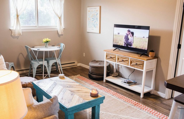 Loyal Gardens Cozy Guesthouse - 1 BDRM