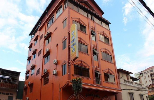 Lucky 2 Guesthouse