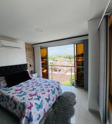 Lujoso Apartamento para Vacaciones y Negocios
