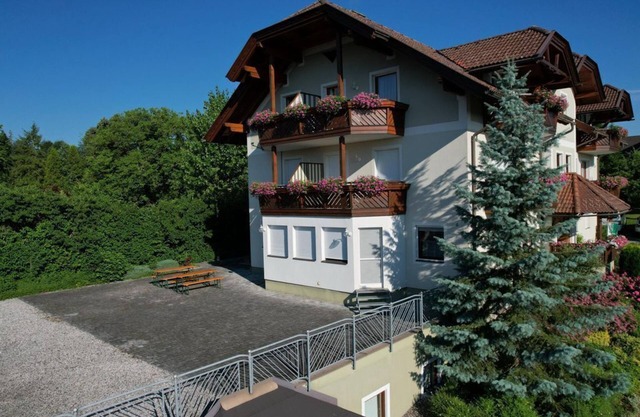 Lupinienweg - Fewo Nr.2 - Ferienwohnungen Petschnig